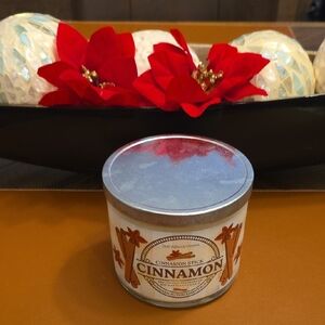 Bath & Body Works Cinnamon Stick Candle - White and Red